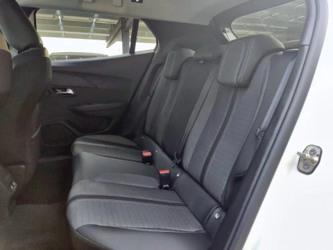 Peugeot 2008 Allure Puretech 130 S&S EAT8