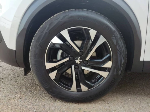 Peugeot 2008 Allure Puretech 130 S&S EAT8