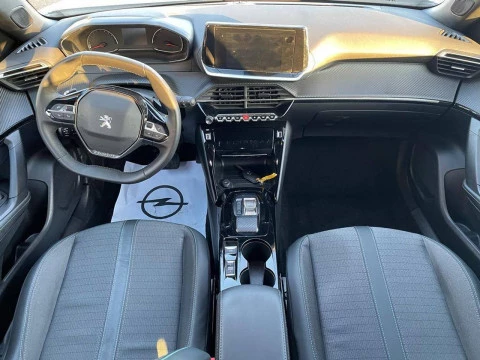 Peugeot 2008 Allure Puretech 130 S&S EAT8