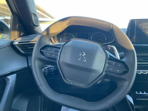 Peugeot 2008 Allure Puretech 130 S&S EAT8