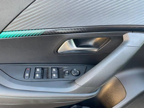Peugeot 2008 Allure Puretech 130 S&S EAT8