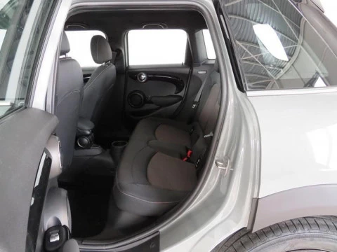 MINI COOPER 5 PUERTAS