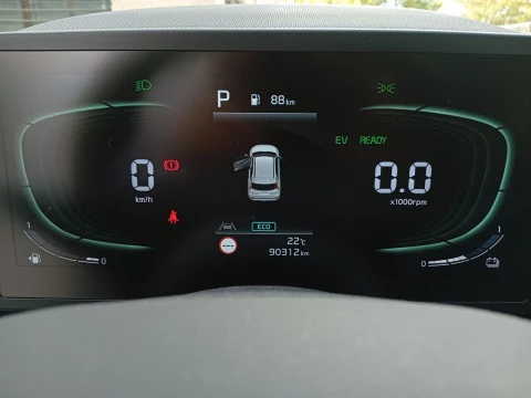 Kia Niro 1.6 GDi HEV 104kW (141CV) Concept