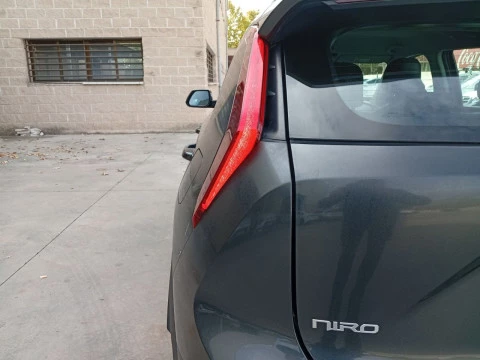 Kia Niro 1.6 GDi HEV 104kW (141CV) Concept