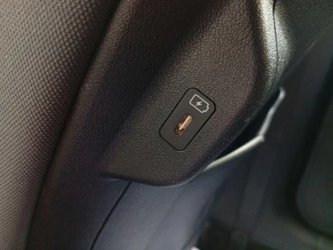 Kia Niro 1.6 GDi HEV 104kW (141CV) Concept