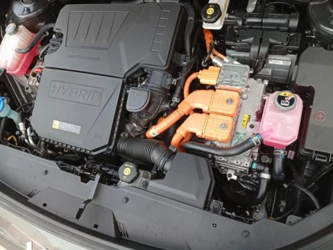 Kia Niro 1.6 GDi HEV 104kW (141CV) Concept