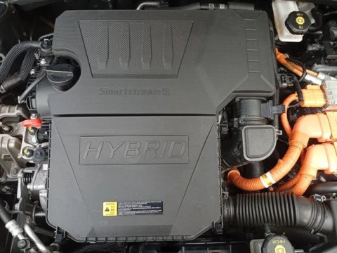 Kia Niro 1.6 GDi HEV 104kW (141CV) Concept