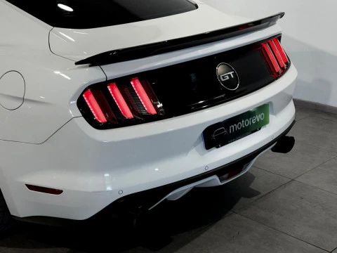 Ford Mustang Fastback GT 5.0 Ti-VCT V8 310 kW (421 CV)