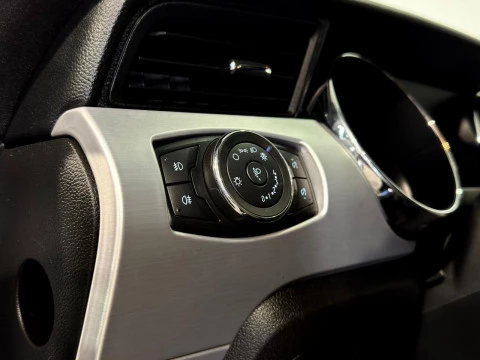 Ford Mustang Fastback GT 5.0 Ti-VCT V8 310 kW (421 CV)