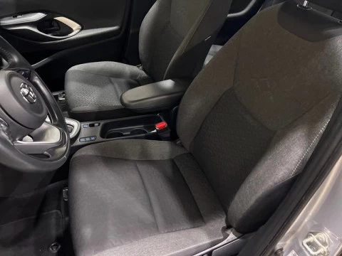 Toyota Yaris Cross 1.5 120H Business Plus
