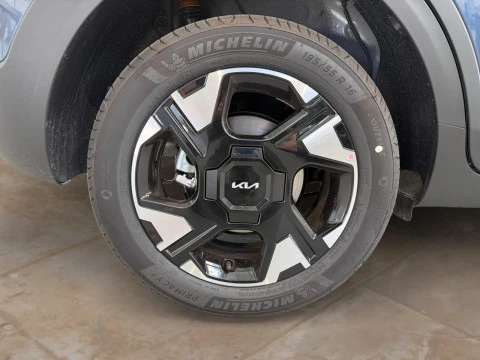 Kia Stonic 1.0 T-GDi 85kW (115CV) MHEV Concept
