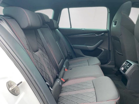 Skoda Octavia  Combi RS 1,4 TSI iV P-HEV 180 kW (245 CV) DSG 6 vel.