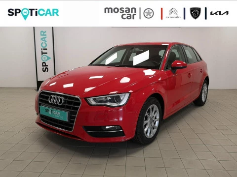 Audi A3 Sportback 1.6 TDI 105cv Attraction Audi A3 Sportback 1.6 TDI 105cv Attraction