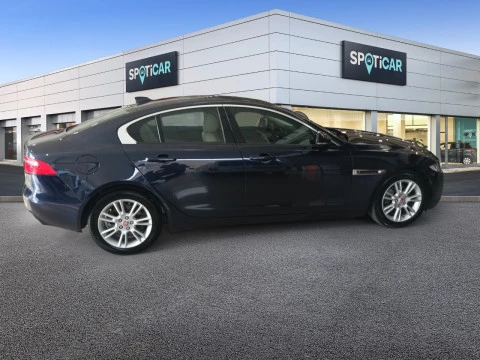 Jaguar XE 2.0 Diesel RWD 132kW Pure