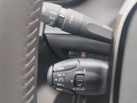 Peugeot 208 BlueHDi 73kW (100CV) Allure Pack