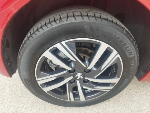 Peugeot 208 BlueHDi 73kW (100CV) Allure Pack