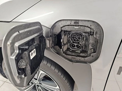 Toyota BZ4X 220E 4x4 Luxury