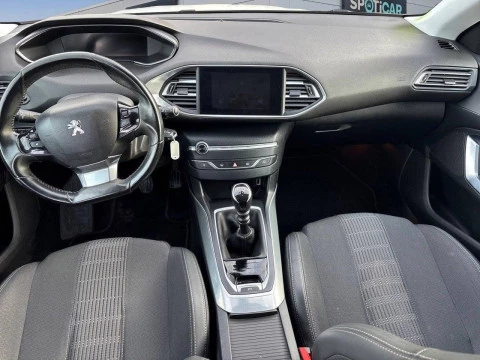Peugeot 308 5p Allure PureTech 130 S&S
