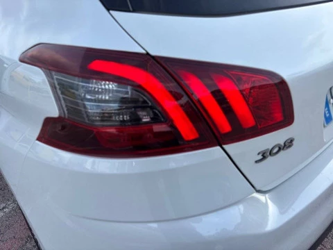 Peugeot 308 5p Allure PureTech 130 S&S