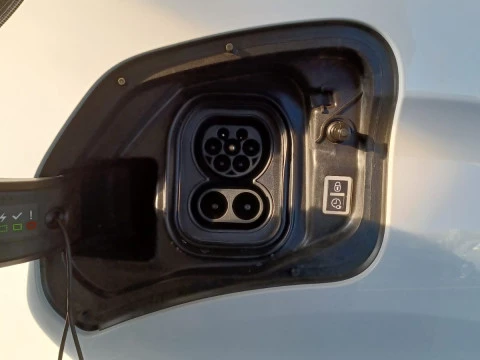 Peugeot e-Expert Furgón M Eléctrico 100kW 75kWh Auto