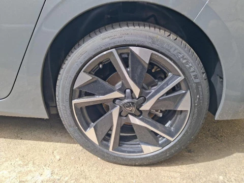 Peugeot 308 1.2 HYBRID MHEV 145 E-DCS6 ALLURE 5P