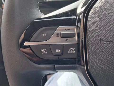 Peugeot 308 1.2 HYBRID MHEV 145 E-DCS6 ALLURE 5P