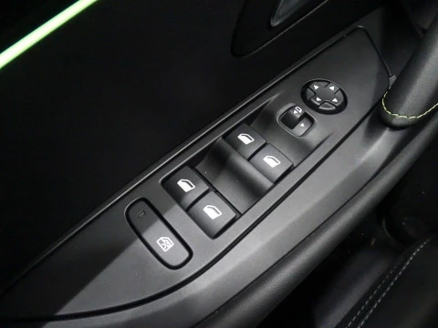 Peugeot e-208 GT Electrico 136 100 Kw