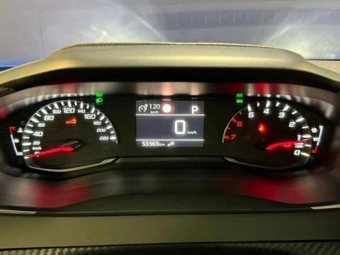 Peugeot 2008 Allure BlueHDI 130 S&S EAT8