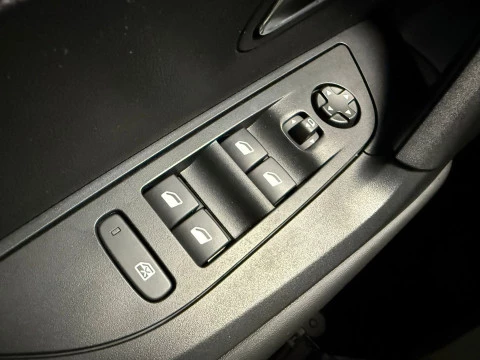 Peugeot 2008 Allure BlueHDI 130 S&S EAT8