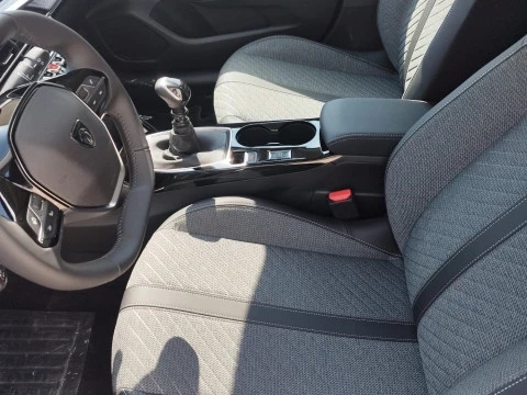 Peugeot 208 Allure Gasolina 100 S&S 6 Vel. MAN