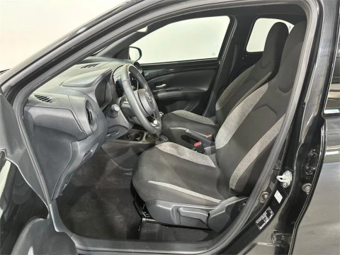 Toyota Aygo X Cross Cross Play