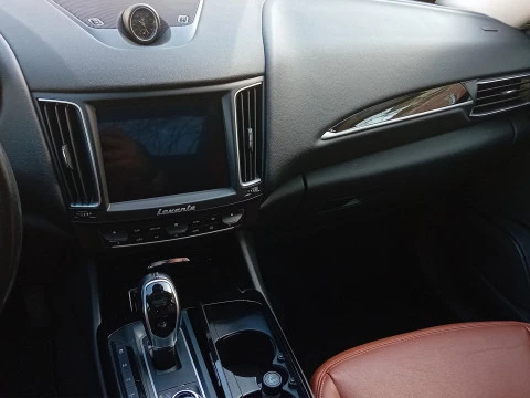 Maserati Levante V6 275 HP D AWD