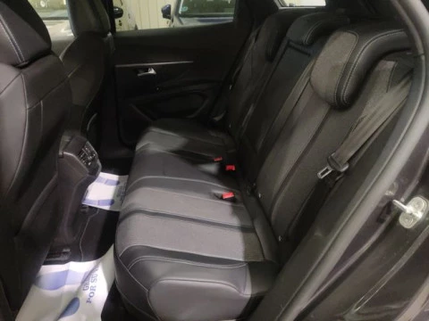 Peugeot 3008 Hybrid 225 e-EAT8 Allure
