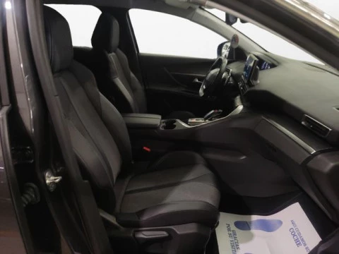 Peugeot 3008 Hybrid 225 e-EAT8 Allure