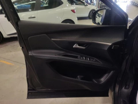 Peugeot 3008 Hybrid 225 e-EAT8 Allure