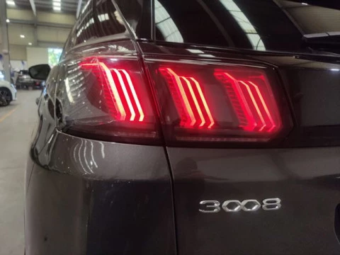 Peugeot 3008 Hybrid 225 e-EAT8 Allure