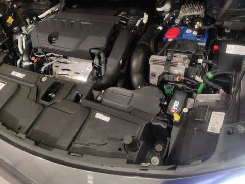 Peugeot 3008 Hybrid 225 e-EAT8 Allure