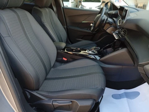 Peugeot 2008 Allure BlueHDI 130 S&S EAT8