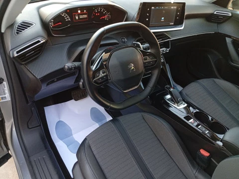 Peugeot 2008 Allure BlueHDI 130 S&S EAT8