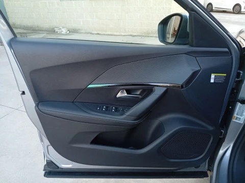 Peugeot 2008 Allure BlueHDI 130 S&S EAT8