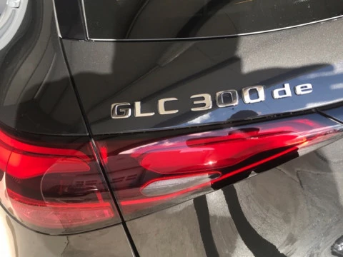 Mercedes-Benz GLC  300 de 4MATIC con tecnología híbrida EQ