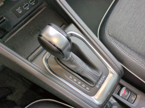 Renault Captur Fast Track E-TECH PHEV 160cv