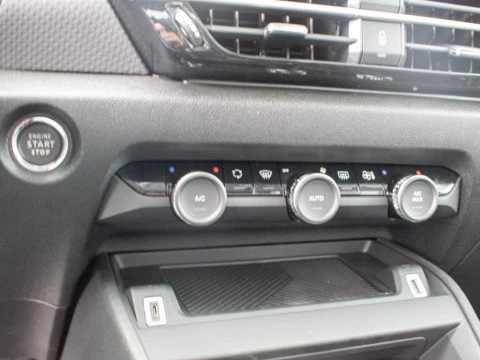 Citroën C4 1.2 HYBRID MHEV 145 EDCS6 COLLECTION 5P