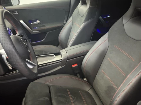 Mercedes-Benz CLA 220 D DCT