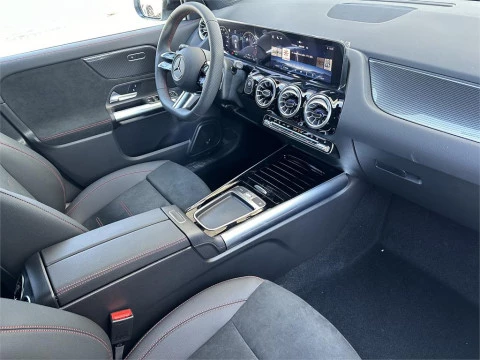 Mercedes-Benz GLA 250 e con tecnología híbrida EQ