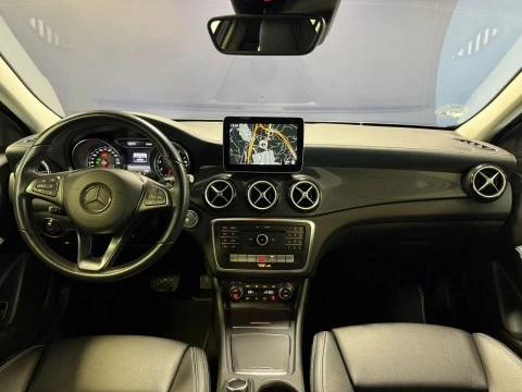 Mercedes-Benz GLA GLA 180