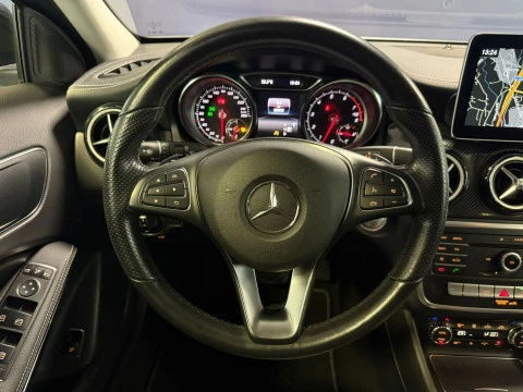 Mercedes-Benz GLA GLA 180