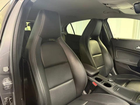 Mercedes-Benz GLA GLA 180