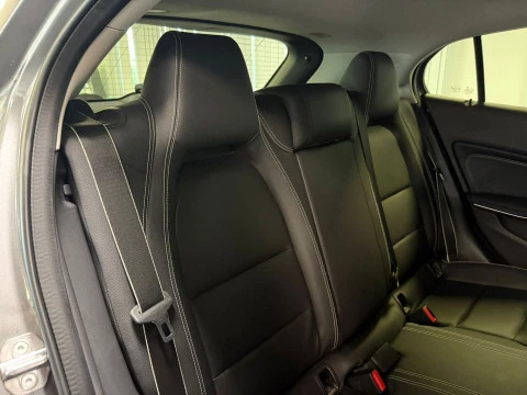 Mercedes-Benz GLA GLA 180