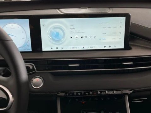 EBRO S400 1.5 DHE HEV Excellence CVT
